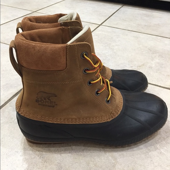 Men’s Duck Boots - Picture 2 of 3